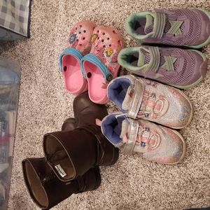 Size 9 kid shoes